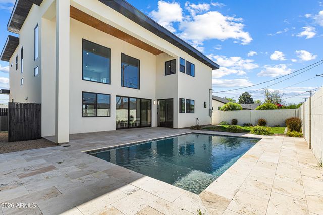 4852 E PICCADILLY Road, Phoenix, AZ 85018