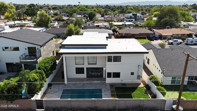 4852 E PICCADILLY Road, Phoenix, AZ 85018