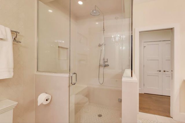 1856 W HURON Street, Chicago, IL 60622