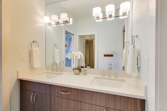 1856 W HURON Street, Chicago, IL 60622