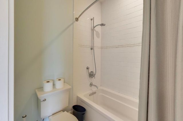 1856 W HURON Street, Chicago, IL 60622