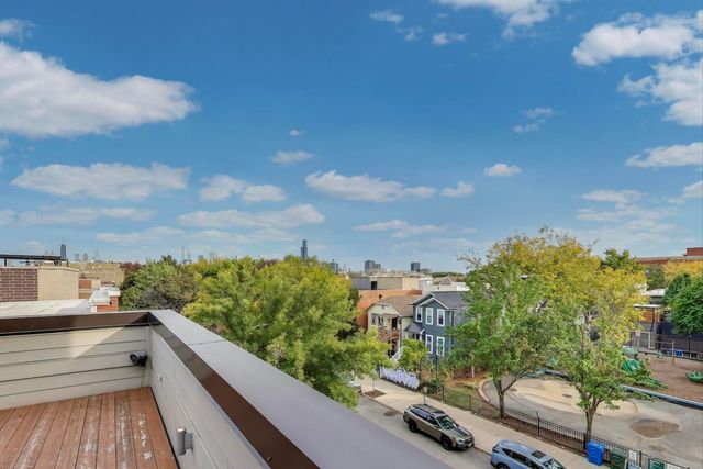 1856 W HURON Street, Chicago, IL 60622