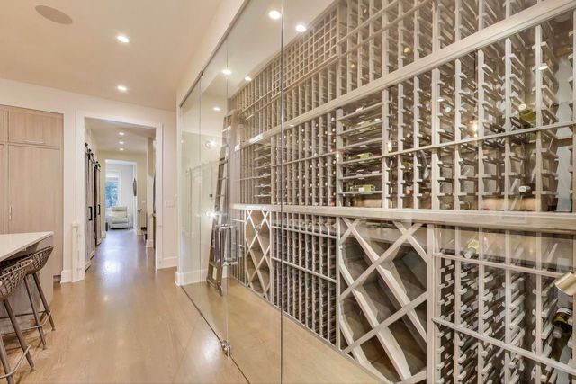 1856 W HURON Street, Chicago, IL 60622