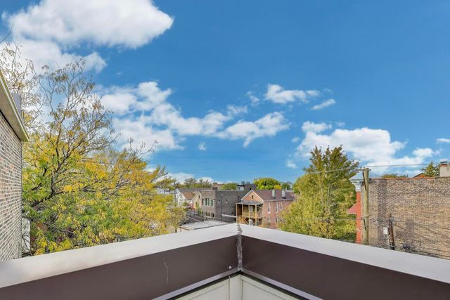 1856 W HURON Street, Chicago, IL 60622
