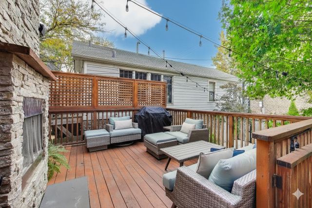 1856 W HURON Street, Chicago, IL 60622