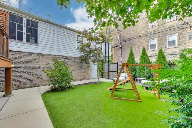 1856 W HURON Street, Chicago, IL 60622