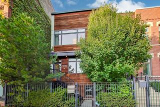 1856 W HURON Street, Chicago, IL 60622