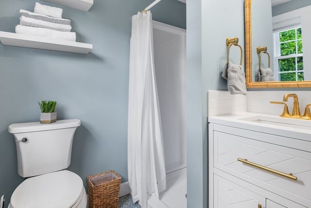 5 Field Rd, Gloucester, MA 01930