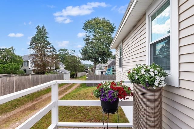 5 Field Rd, Gloucester, MA 01930