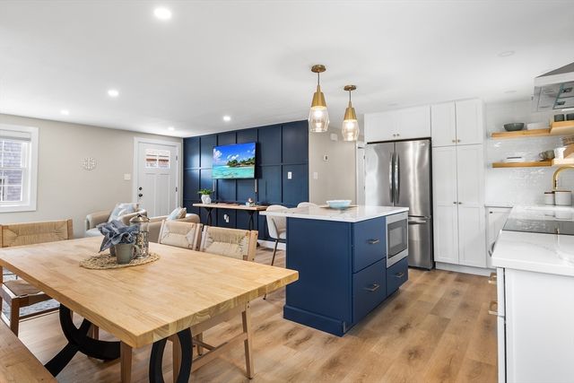 5 Field Rd, Gloucester, MA 01930