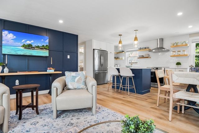 5 Field Rd, Gloucester, MA 01930