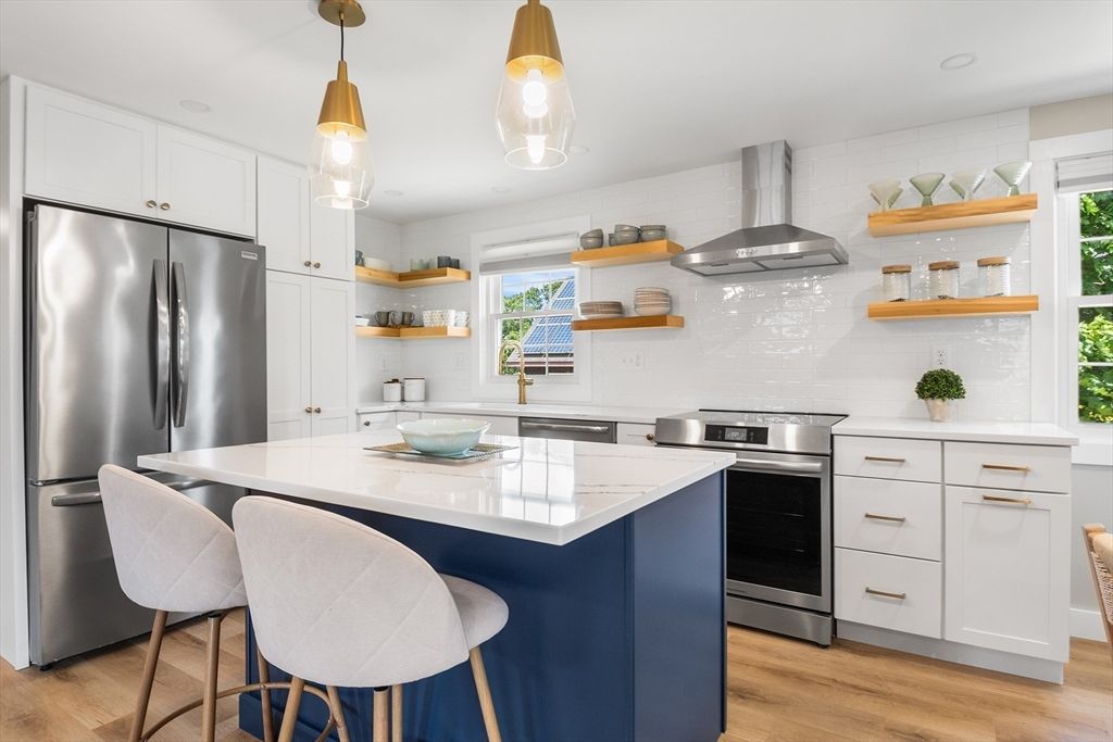 5 Field Rd, Gloucester, MA 01930