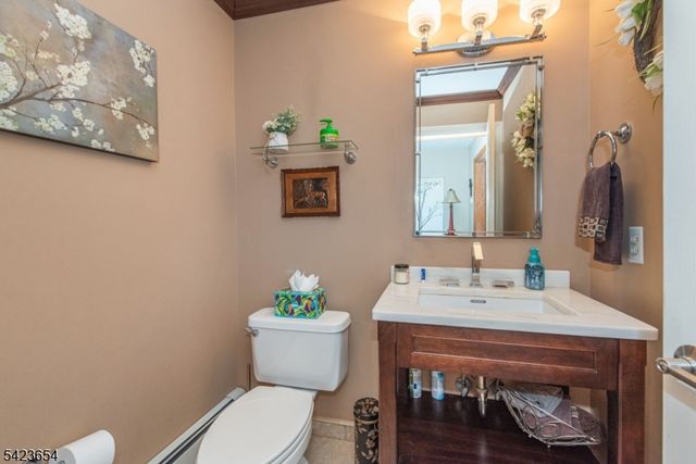 144 Notch Rd, Jefferson Twp., NJ 07438