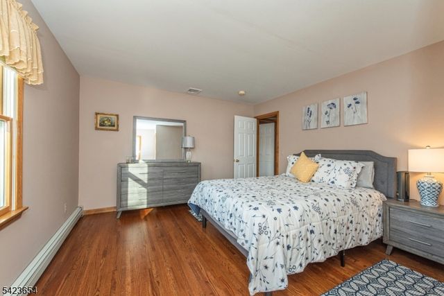 144 Notch Rd, Jefferson Twp., NJ 07438