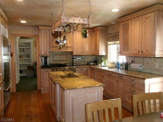 144 Notch Rd, Jefferson Twp., NJ 07438