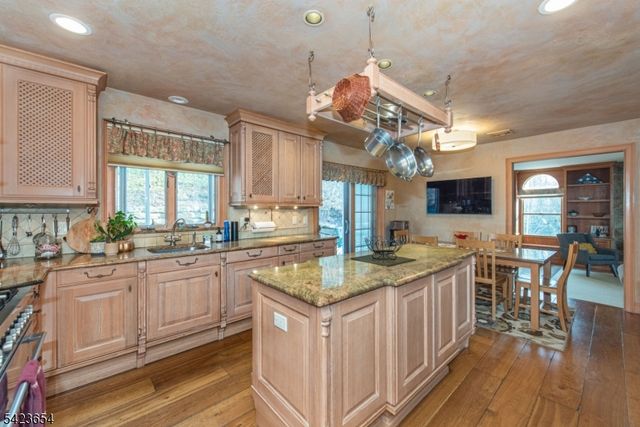 144 Notch Rd, Jefferson Twp., NJ 07438