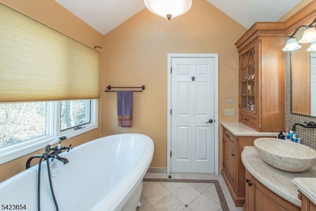 144 Notch Rd, Jefferson Twp., NJ 07438