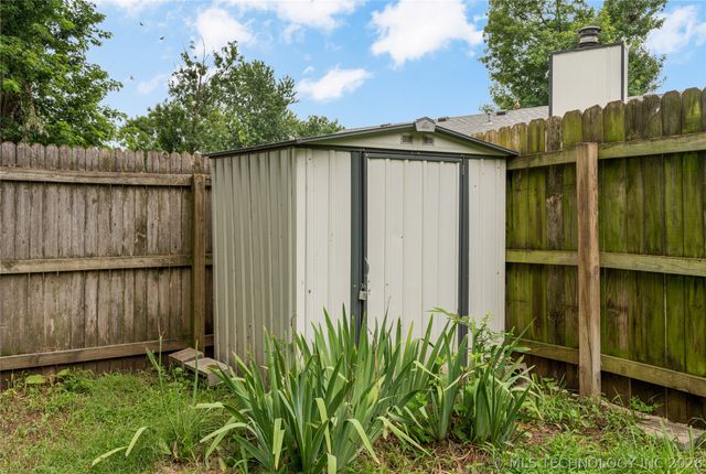 1520 E 67th Court, Tulsa, OK 74136