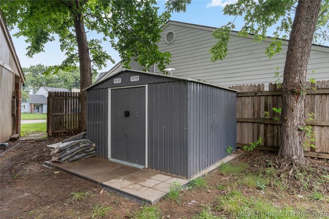1520 E 67th Court, Tulsa, OK 74136