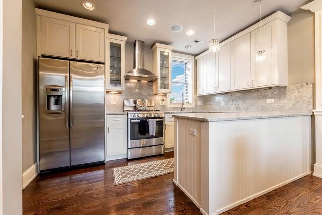 4245 S Langley Avenue 3, Chicago, IL 60653