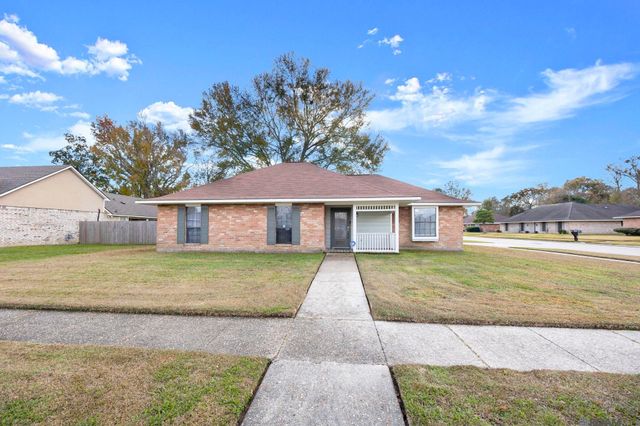 9722 E Swingalong Ave, Baton Rouge, LA 70814