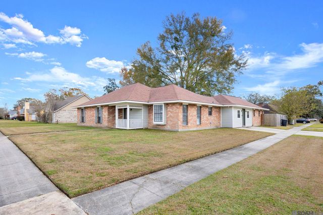 9722 E Swingalong Ave, Baton Rouge, LA 70814