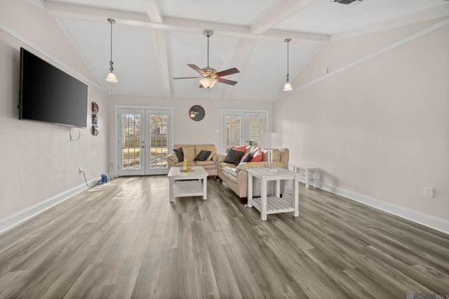 9722 E Swingalong Ave, Baton Rouge, LA 70814