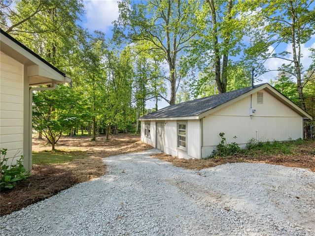 101 Maddox Road, Buford, GA 30518