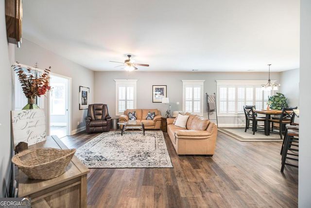 137 Shady Oak Drive, Perry, GA 31069