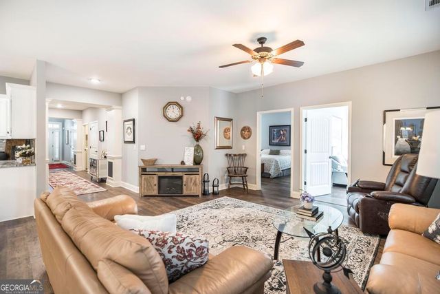 137 Shady Oak Drive, Perry, GA 31069