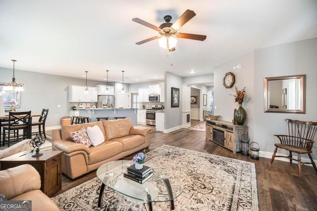 137 Shady Oak Drive, Perry, GA 31069