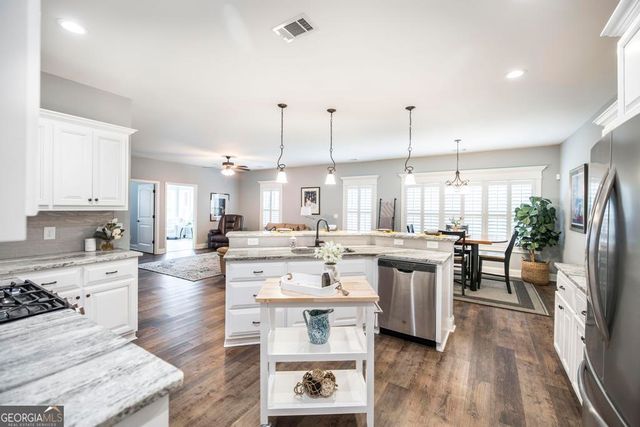 137 Shady Oak Drive, Perry, GA 31069