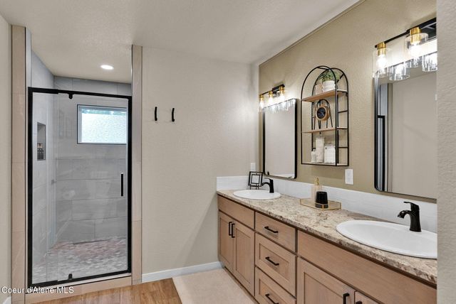 134 Leelah LN, Bonners Ferry, ID 83805