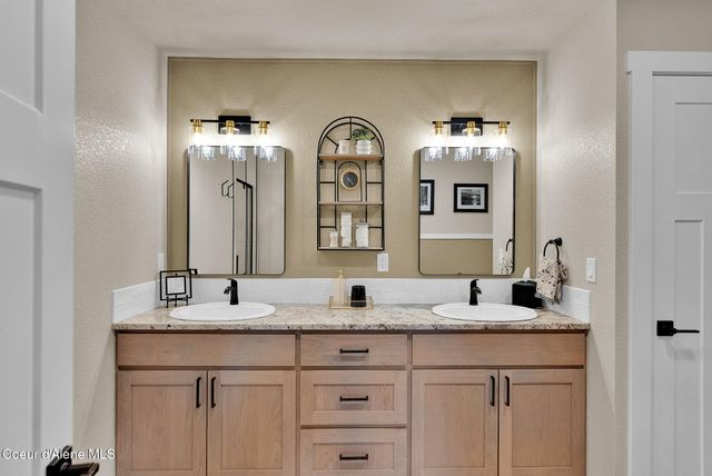 134 Leelah LN, Bonners Ferry, ID 83805