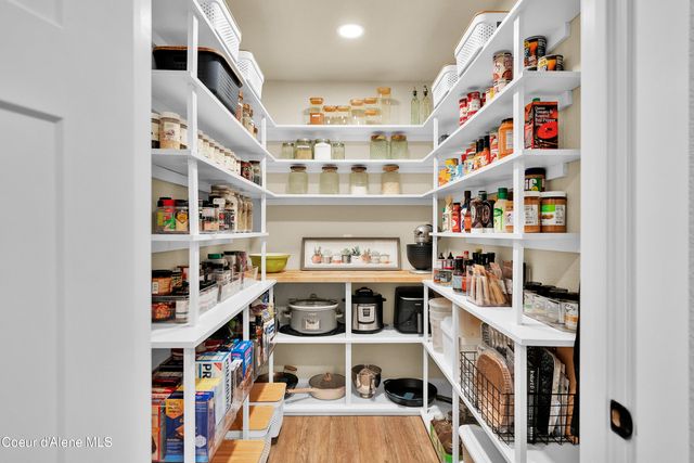 134 Leelah LN, Bonners Ferry, ID 83805