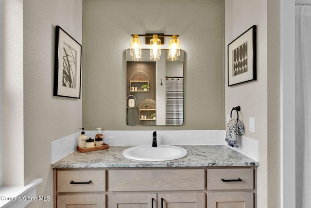 134 Leelah LN, Bonners Ferry, ID 83805