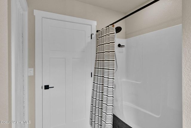 134 Leelah LN, Bonners Ferry, ID 83805