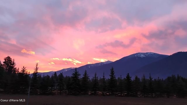 134 Leelah LN, Bonners Ferry, ID 83805