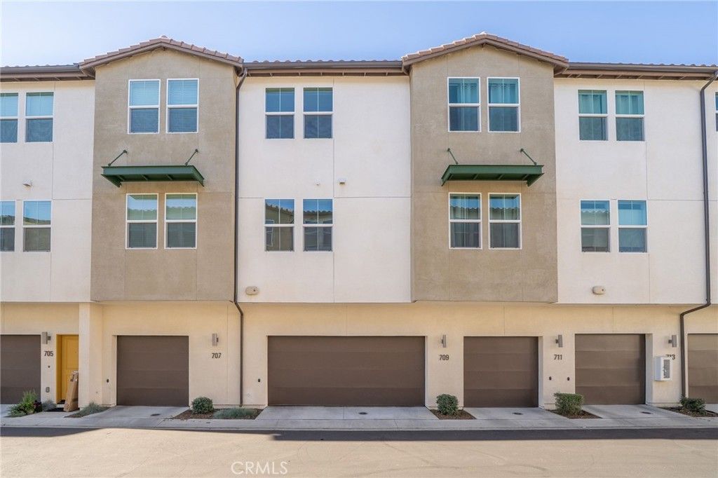 Image 20 of property listing at 709 Cara Cara, Covina, CA 91723