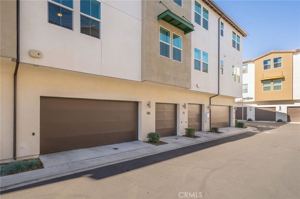 Image 21 of property listing at 709 Cara Cara, Covina, CA 91723