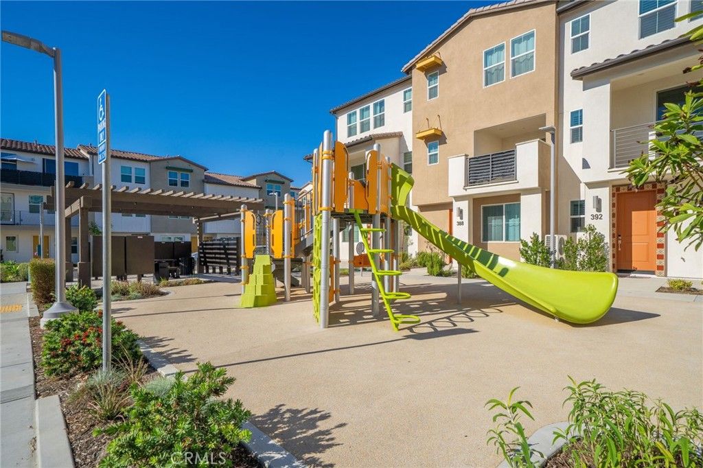 Image 23 of property listing at 709 Cara Cara, Covina, CA 91723