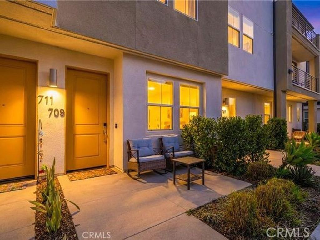 Image 4 of property listing at 709 Cara Cara, Covina, CA 91723