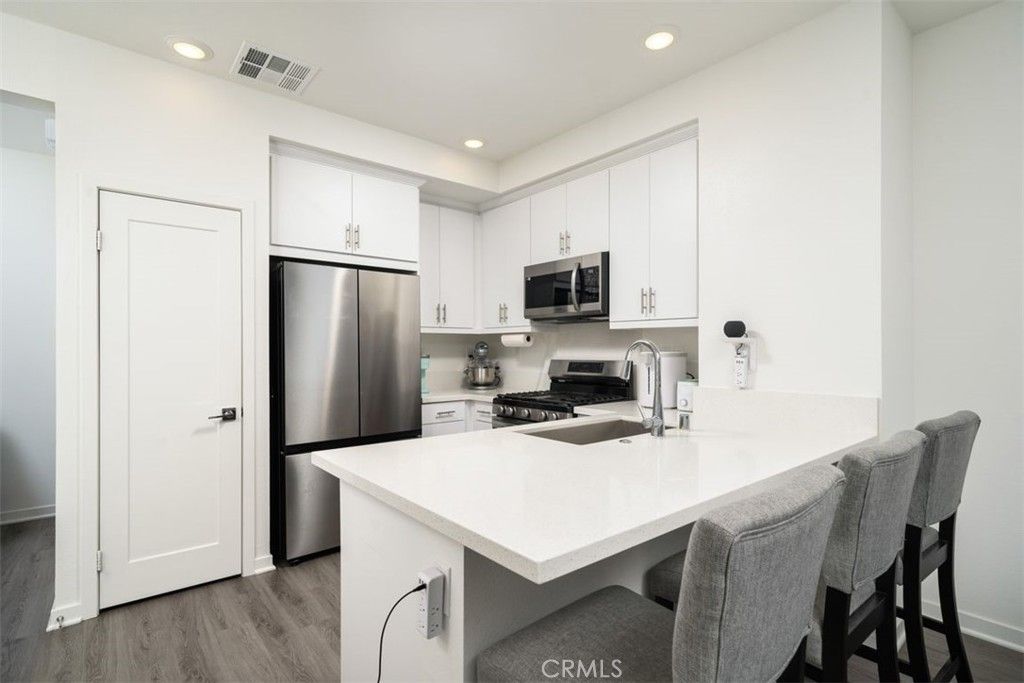 Image 9 of property listing at 709 Cara Cara, Covina, CA 91723