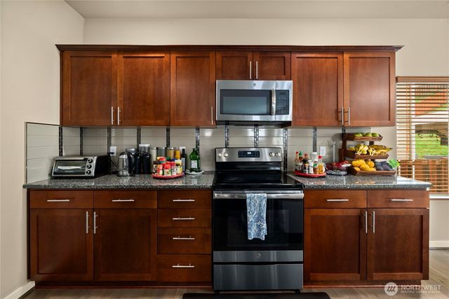 6321 Victoria Avenue SE, Auburn, WA 98092