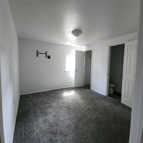 1123 W Kansas Avenue, Chickasha, OK 73018