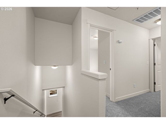 8778 Ne DELAMERE Way, Hillsboro, OR 97006