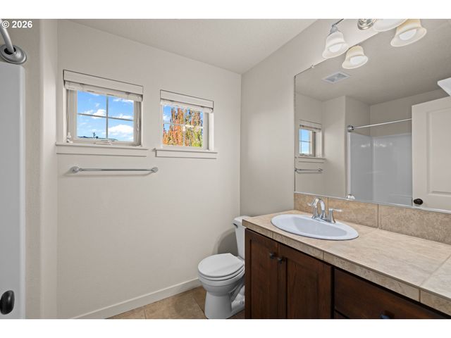 8778 Ne DELAMERE Way, Hillsboro, OR 97006