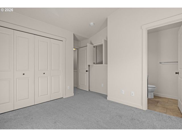 8778 Ne DELAMERE Way, Hillsboro, OR 97006