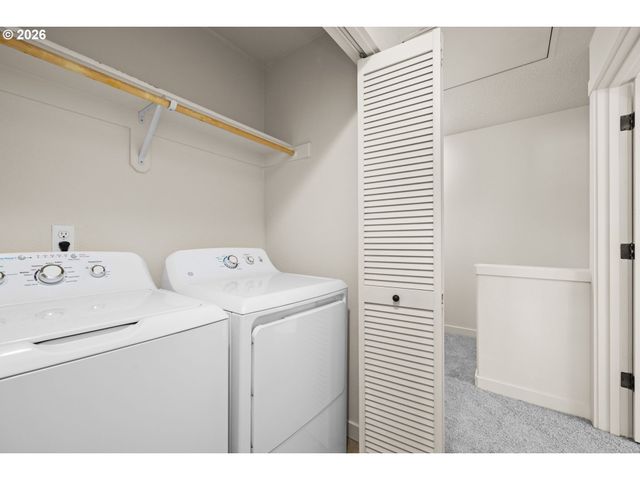 8778 Ne DELAMERE Way, Hillsboro, OR 97006