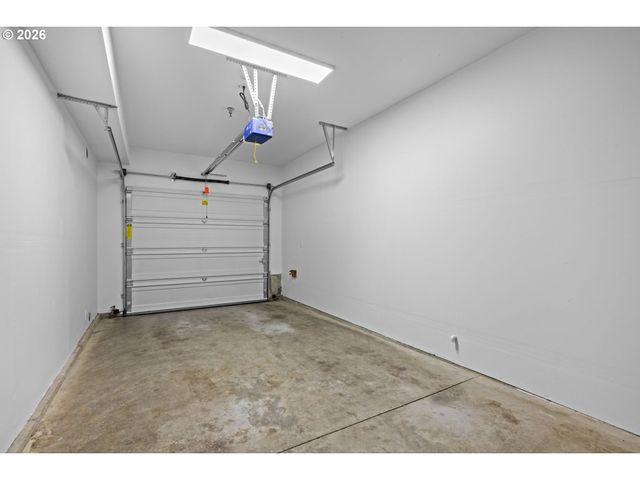 8778 Ne DELAMERE Way, Hillsboro, OR 97006